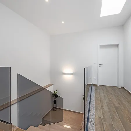 Pinus - Private Pool, Jacuzzi, Game Poreč