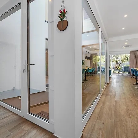 Pinus - Private Pool, Jacuzzi, Game Villa